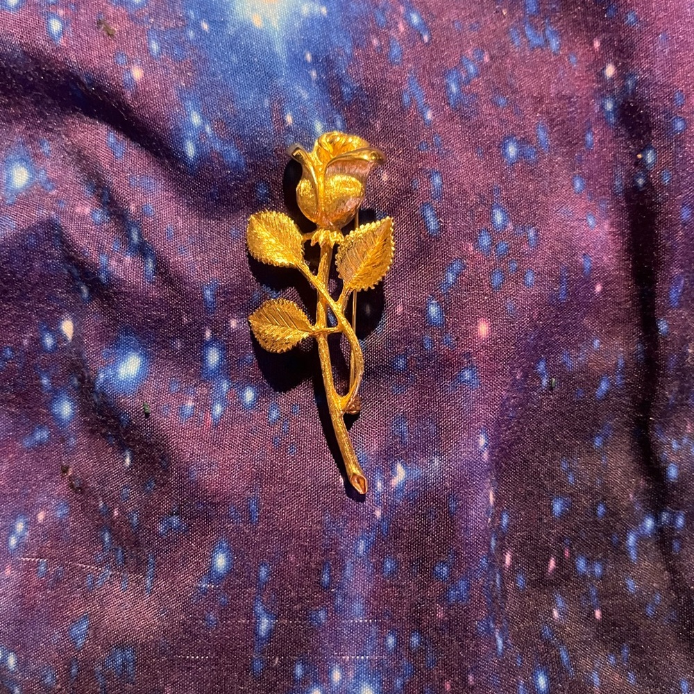 Gold plated brooche